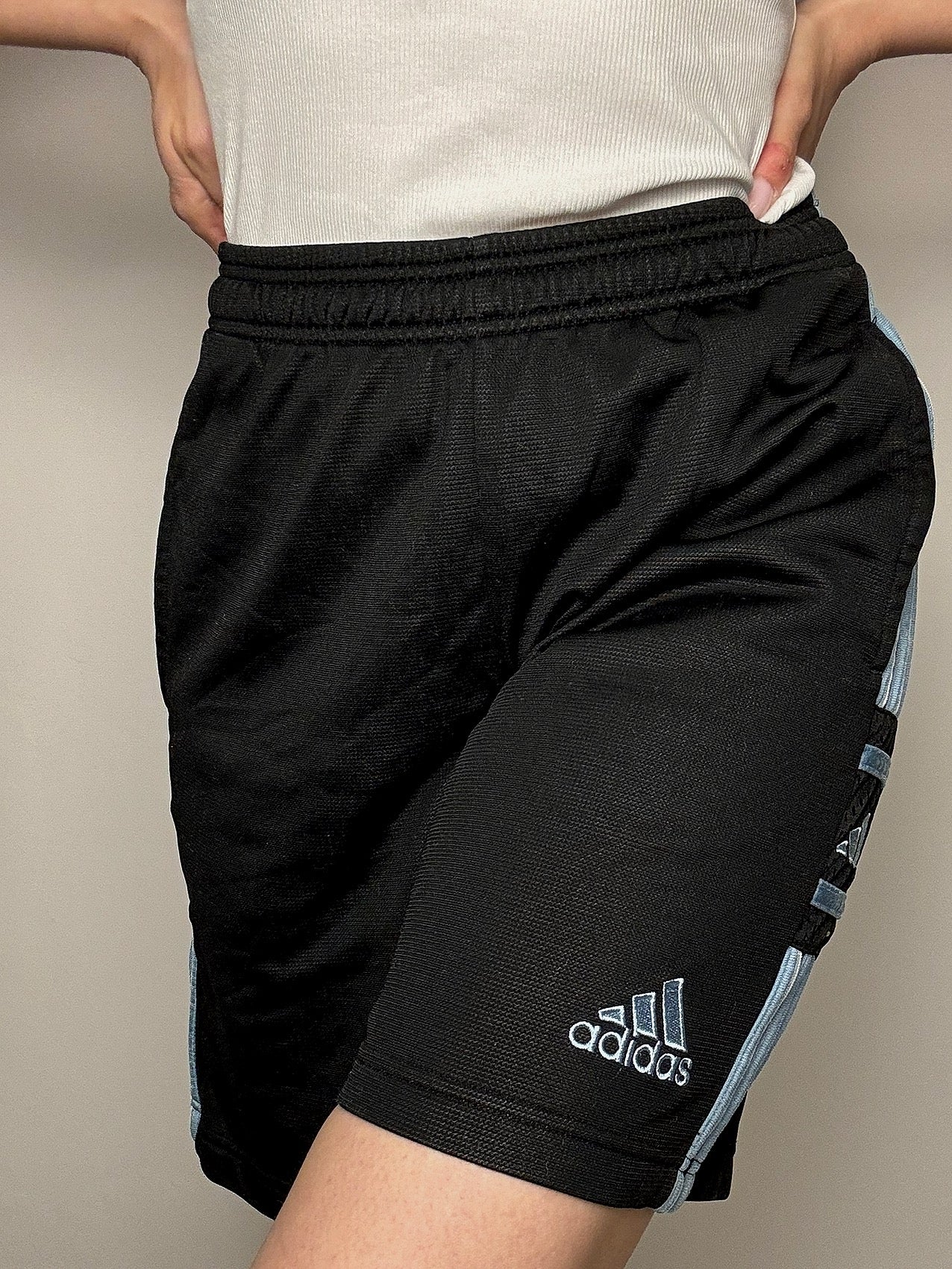 Vintage schwarze Adidas-Sportshorts, Größe L/XL