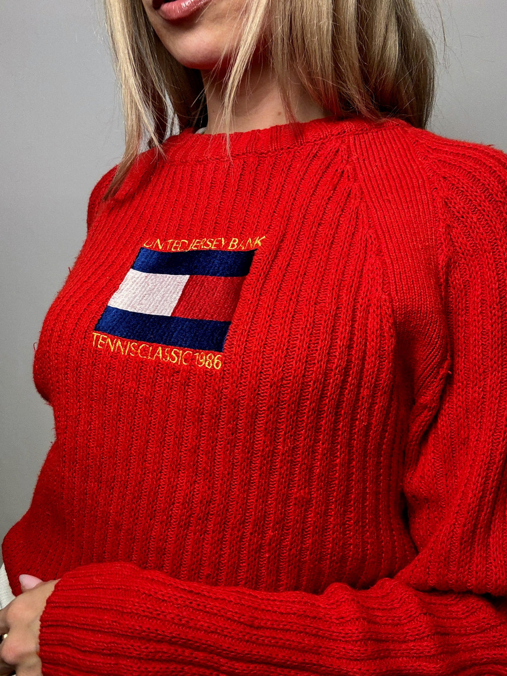 Red round neck sweater TOMMY HILFIGER S vintage