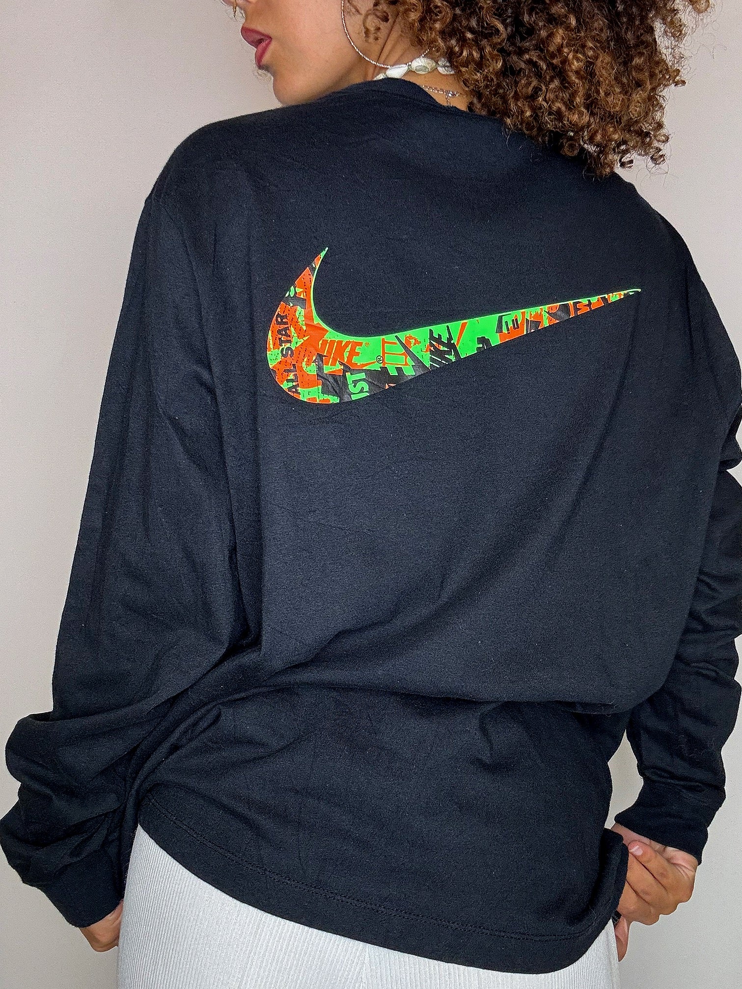 Schwarzes Vintage-Langarmshirt von NIKE, Größe XL