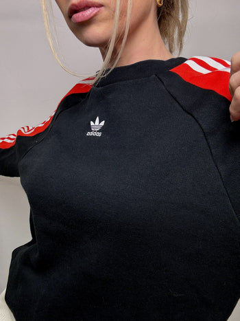 ADIDAS S vintage white cropped sweatshirt
