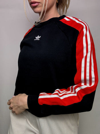 ADIDAS S vintage white cropped sweatshirt