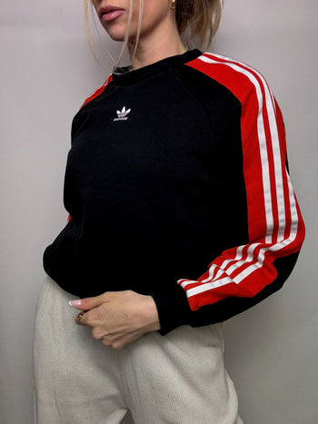 ADIDAS S vintage white cropped sweatshirt