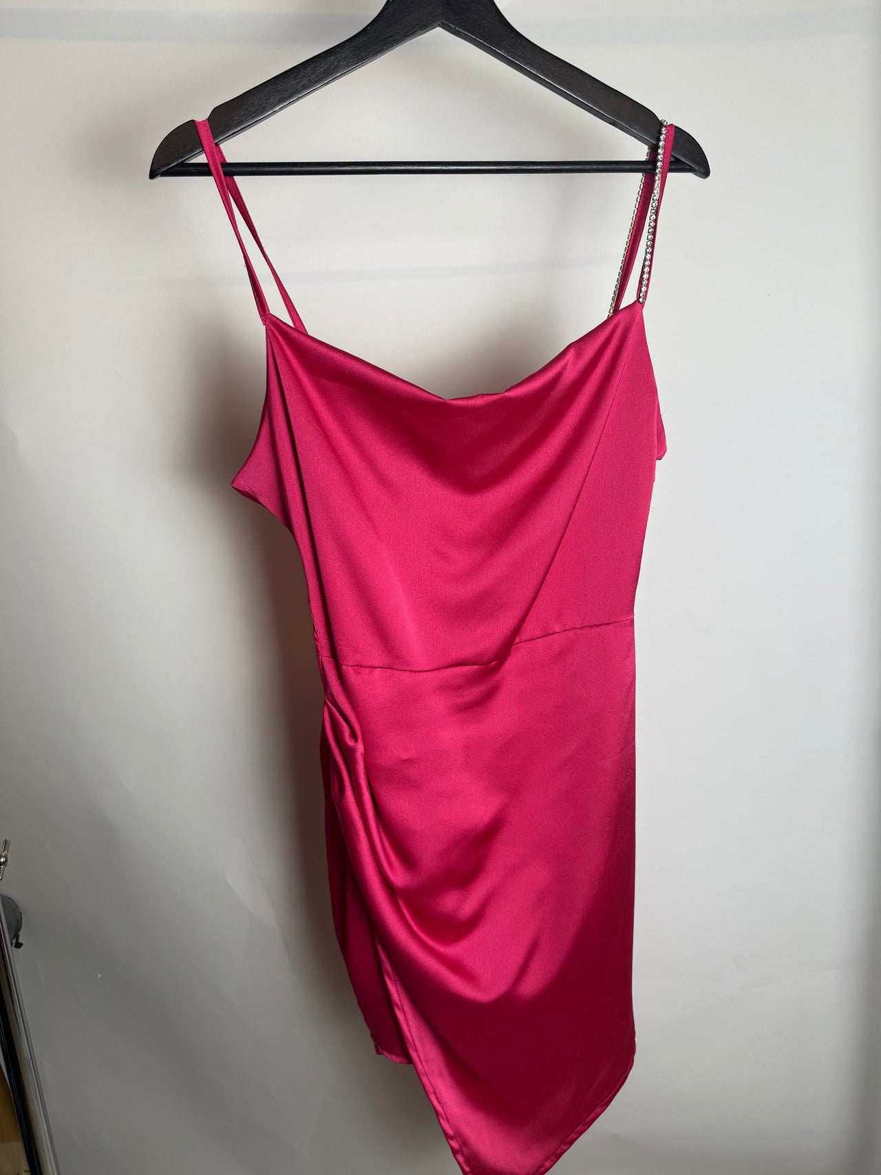 Robe de soirée satinée fuchsia S braderie