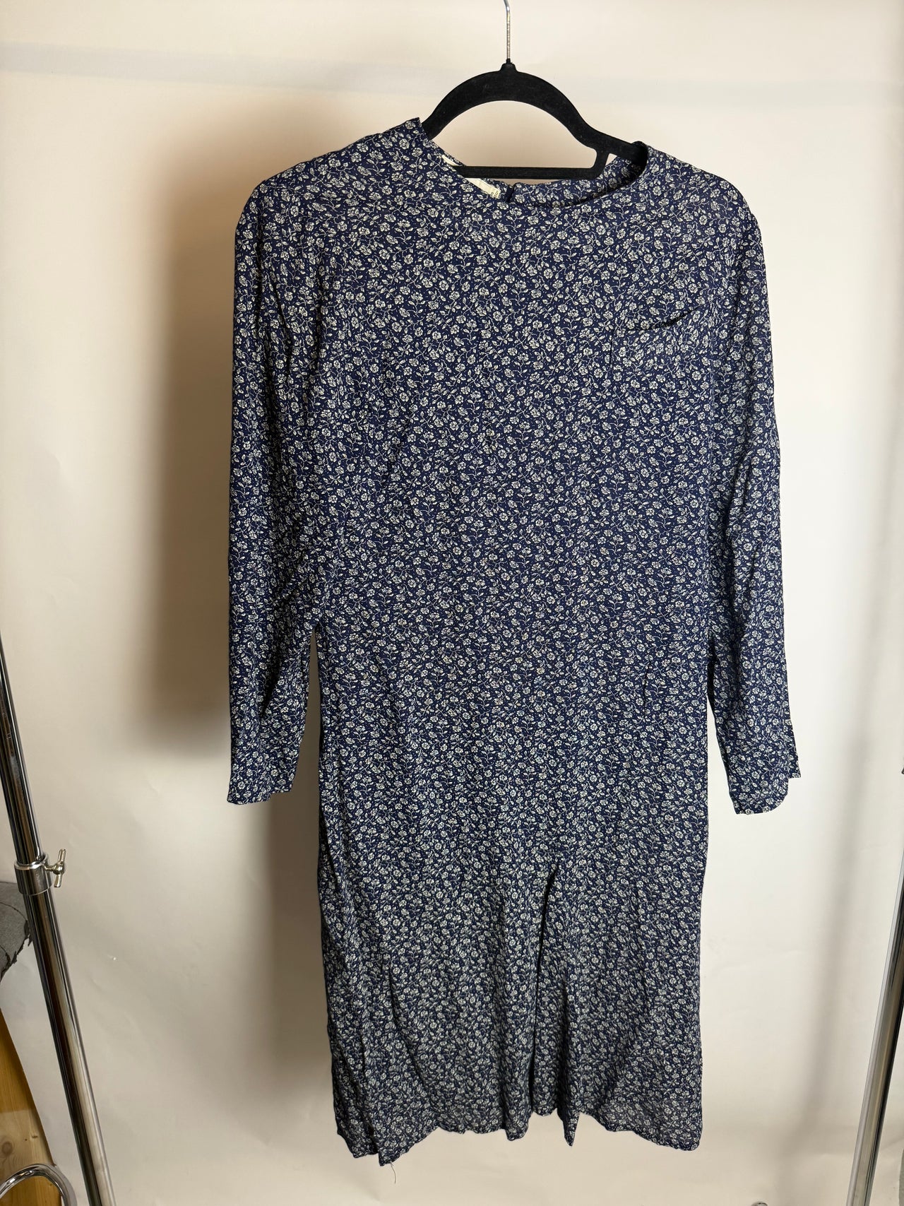 Robe courte à fleurs marine S/M braderie