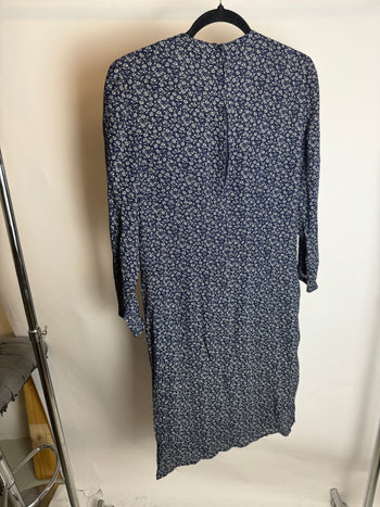 Robe courte à fleurs marine S/M braderie