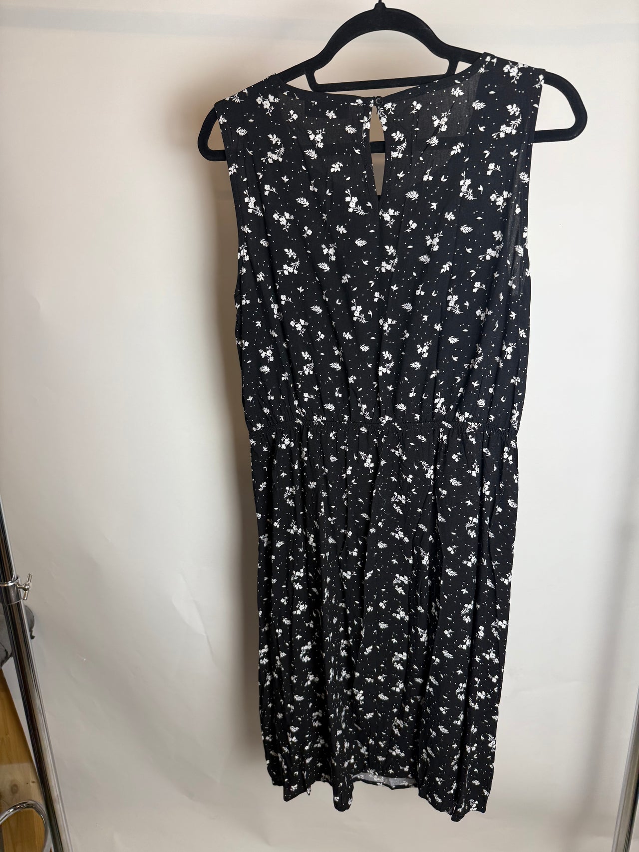 Robe courte à fleurs marine M/L braderie