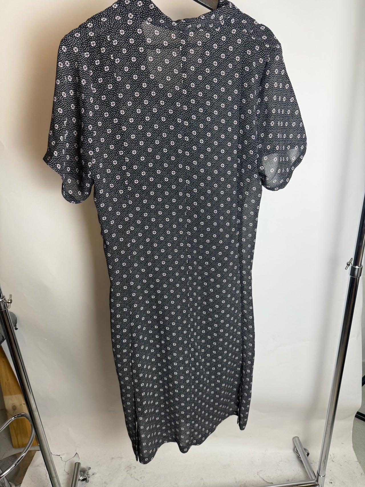 Robe fluide à pois noire et blanche M braderie