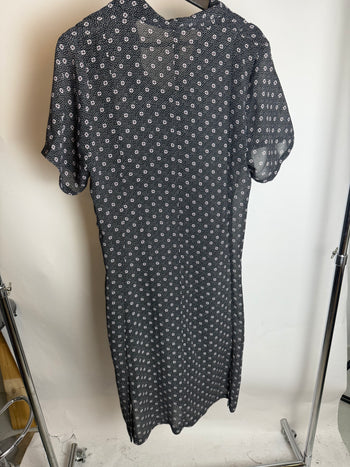 Robe fluide à pois noire et blanche M braderie