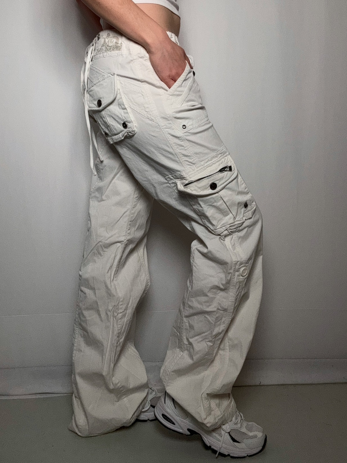 Pantalon cargo blanc avec détails M vintage