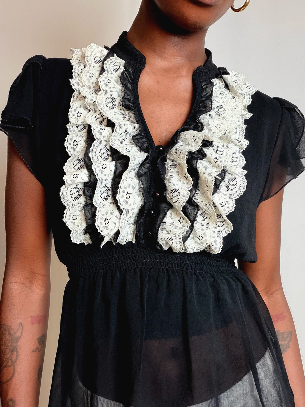 Top a volant noir et blanc S vintage