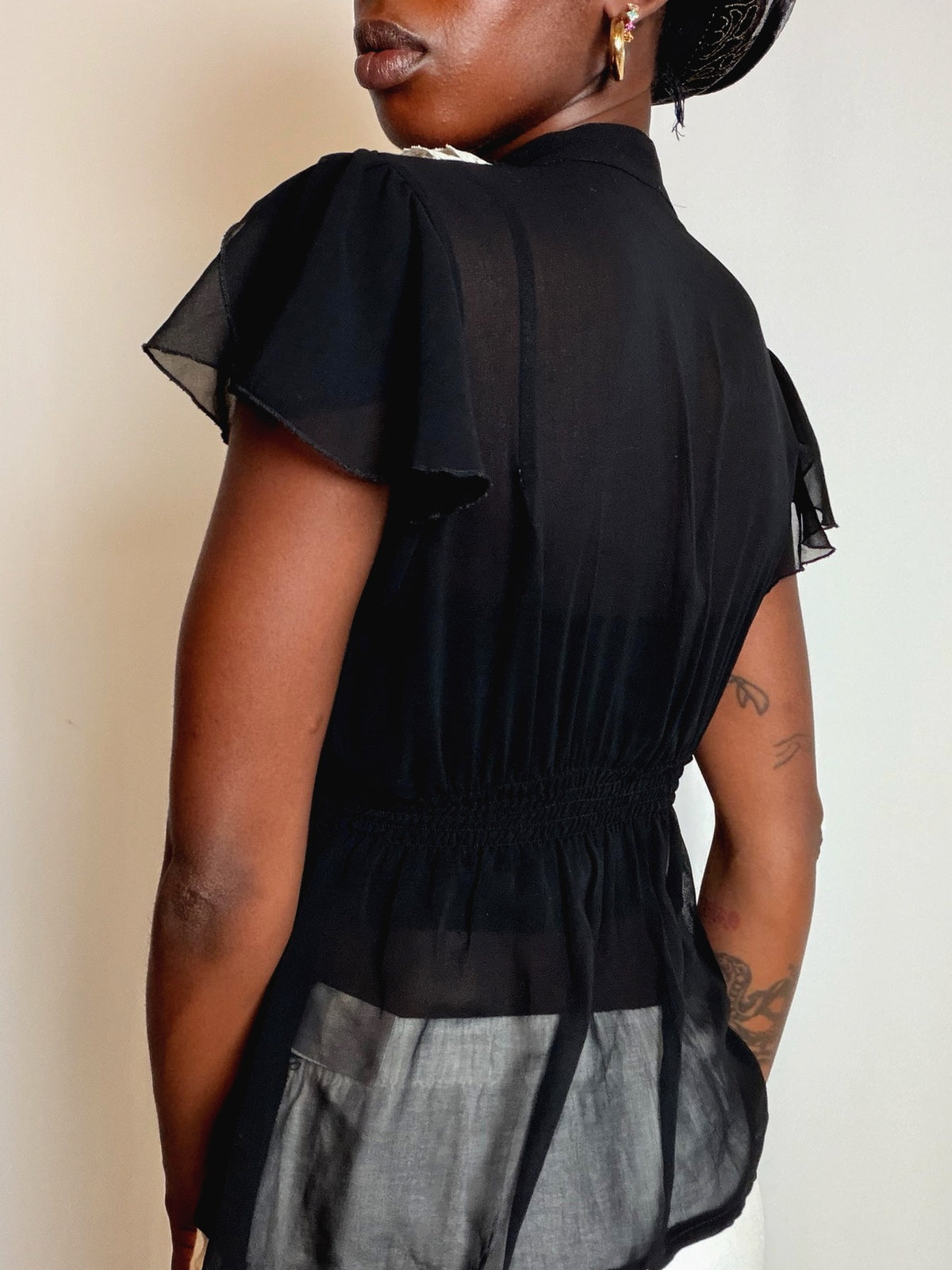 Top a volant noir et blanc S vintage