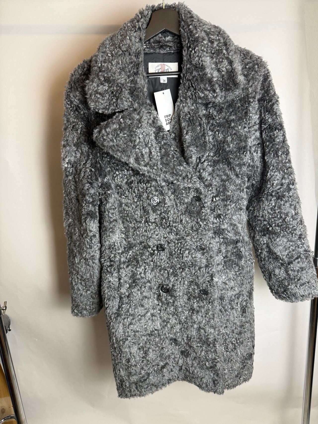 Manteau fausse fourrure grise M/L braderie