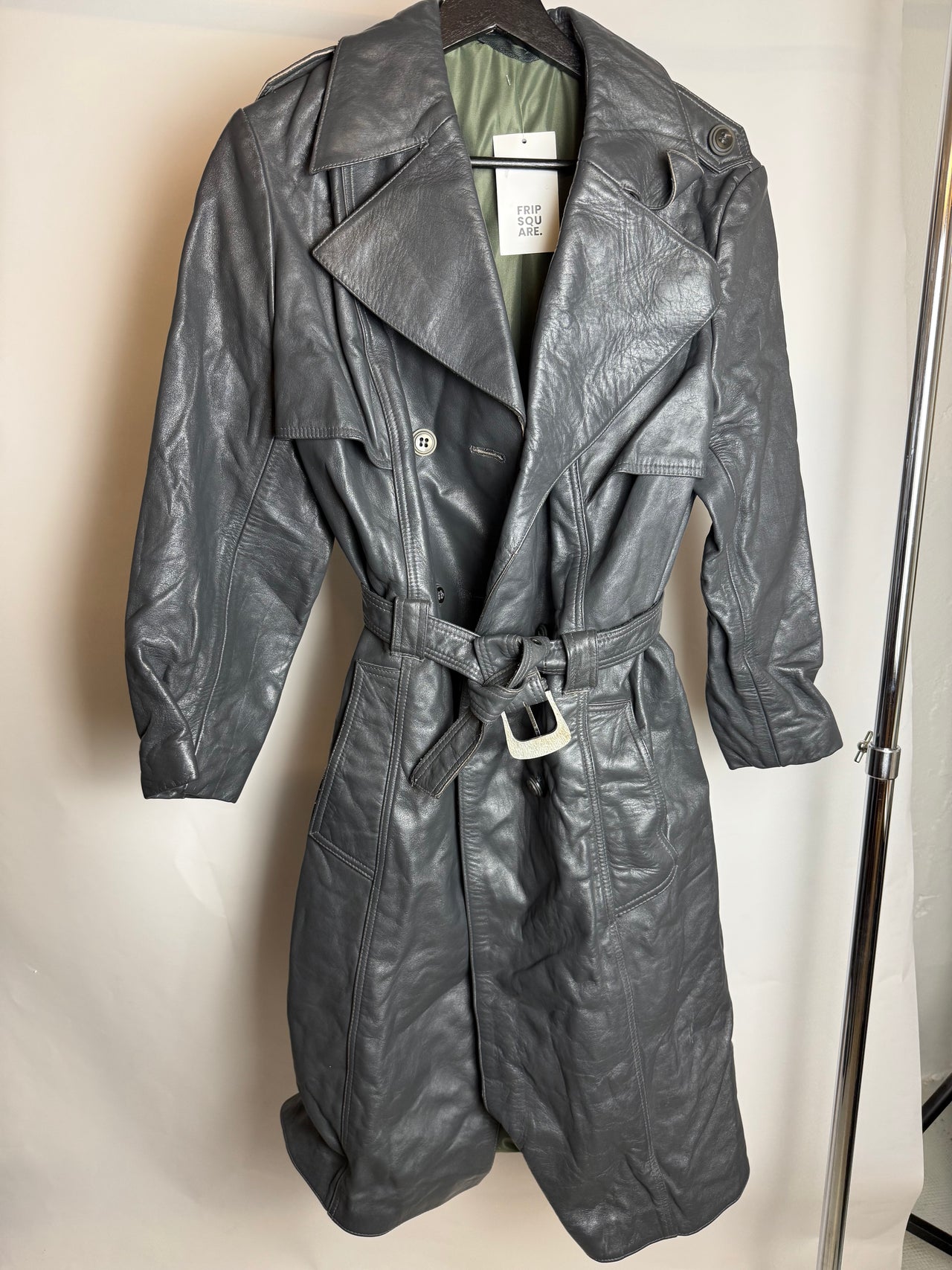 Trench en cuir rigide L/XL braderie