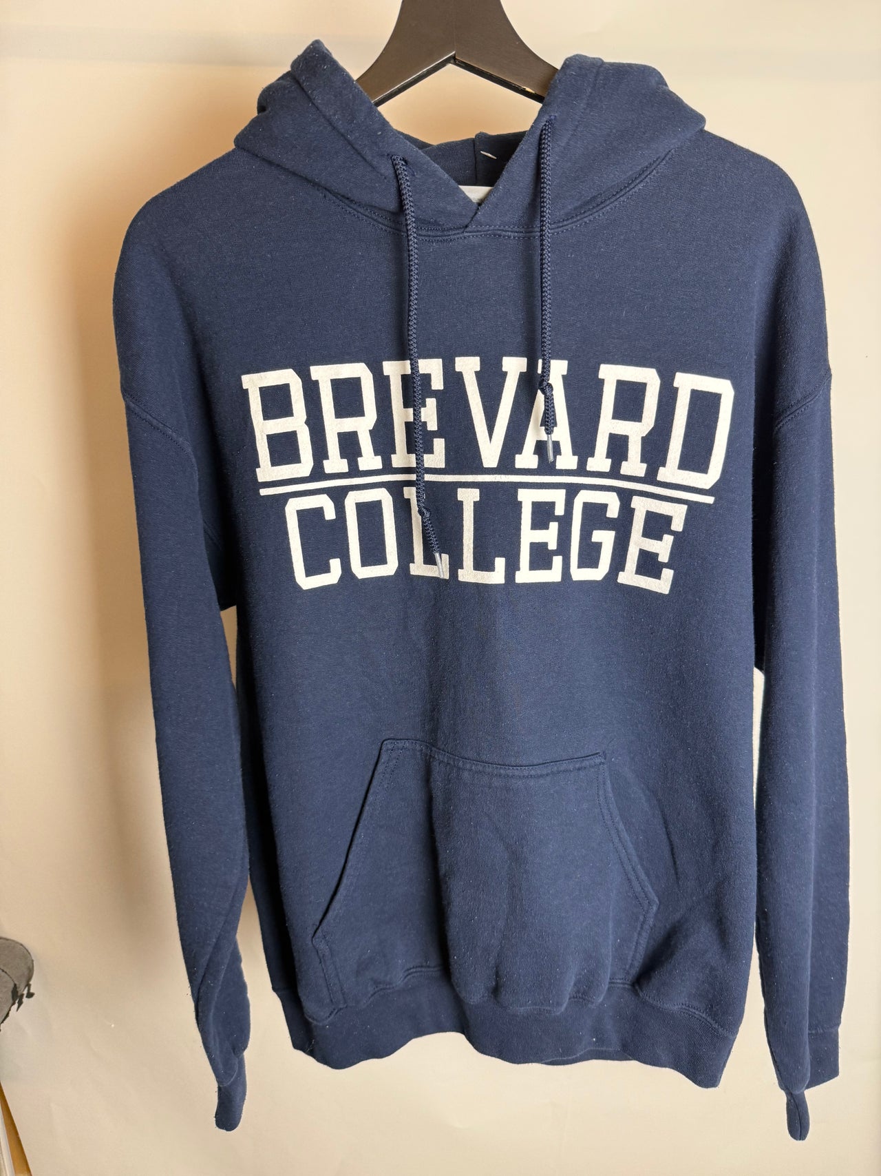 Sweat à capuche marine M braderie