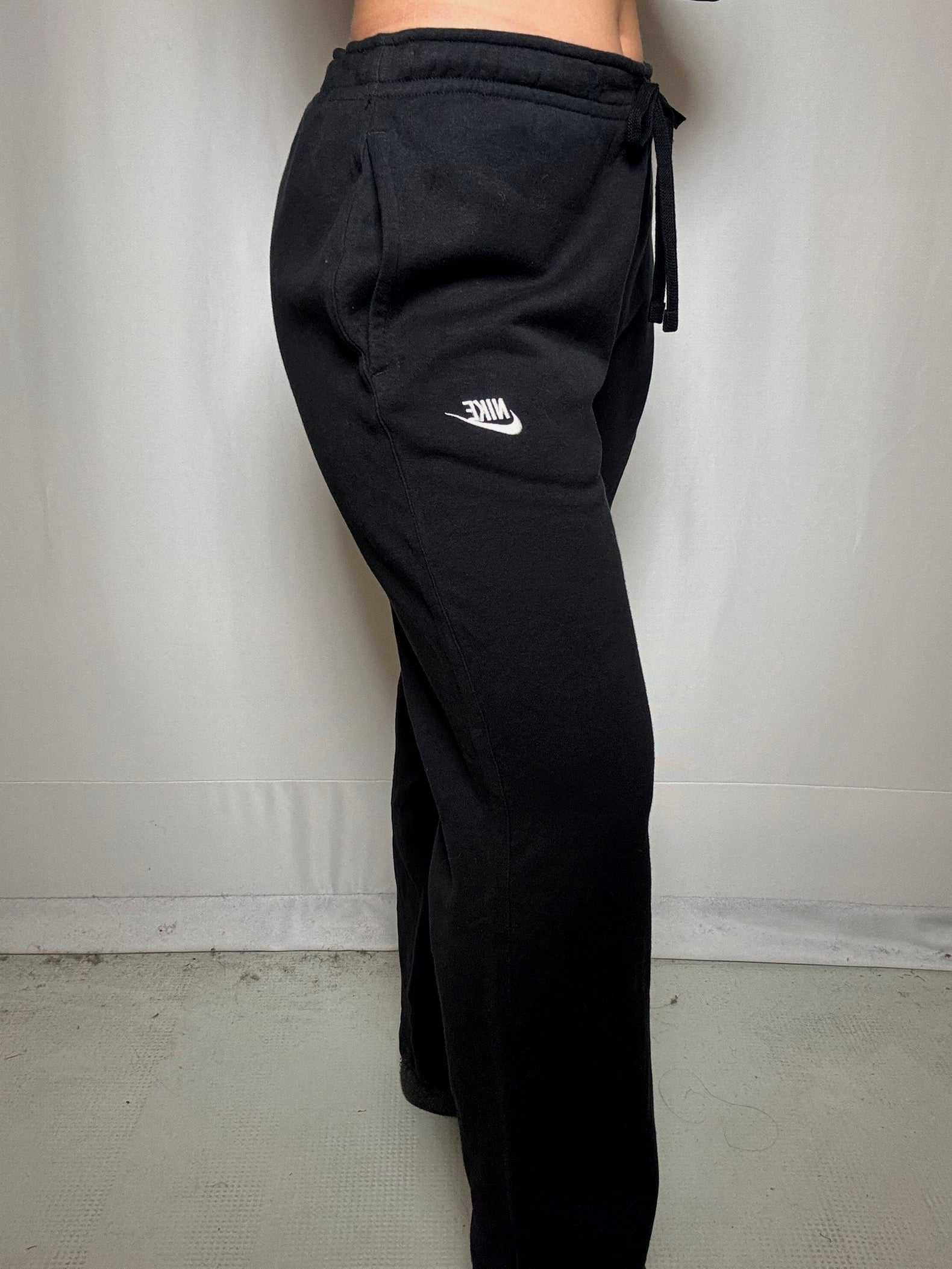 Black Nike jogging bottoms L vintage