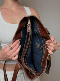 Sac seau brun en cuir avec surpiqures vintage