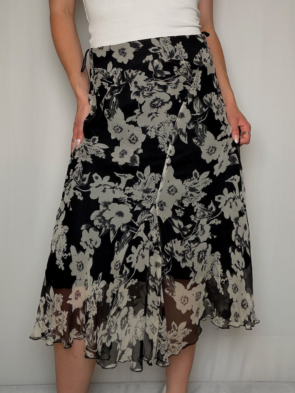 Jupe en soie avec fleurs M/L vintage
