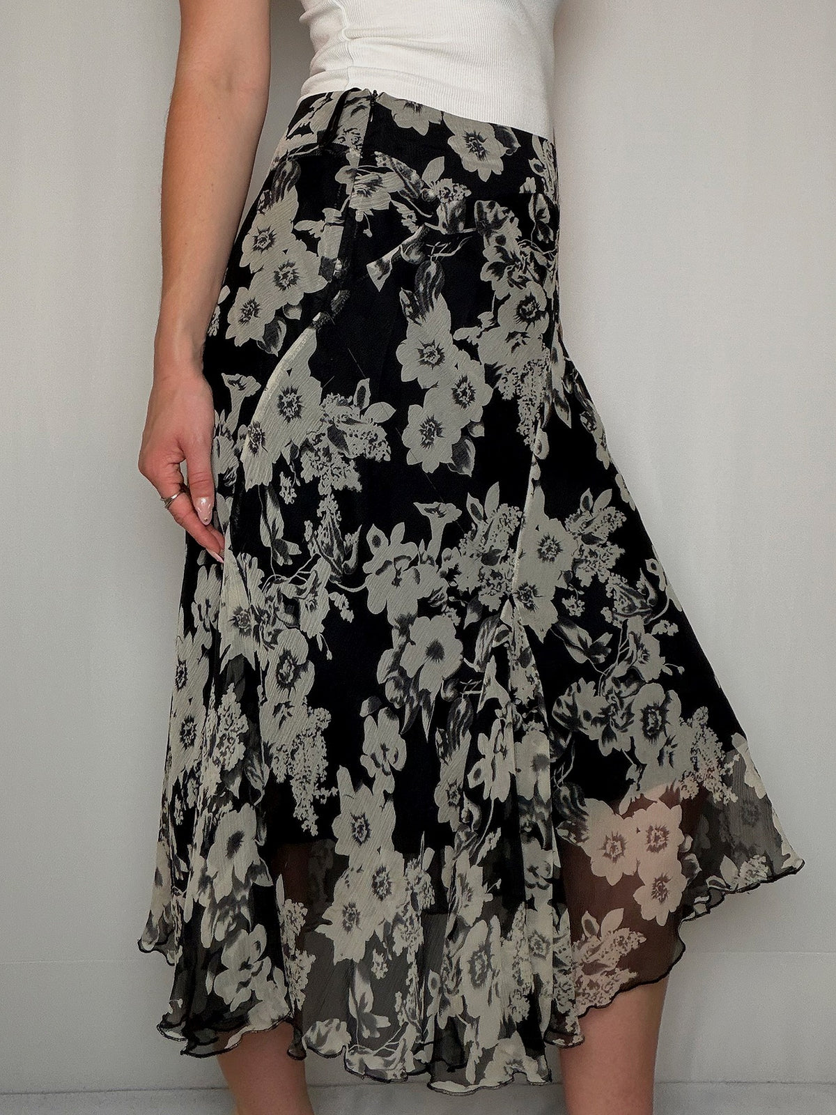 Jupe en soie avec fleurs M/L vintage