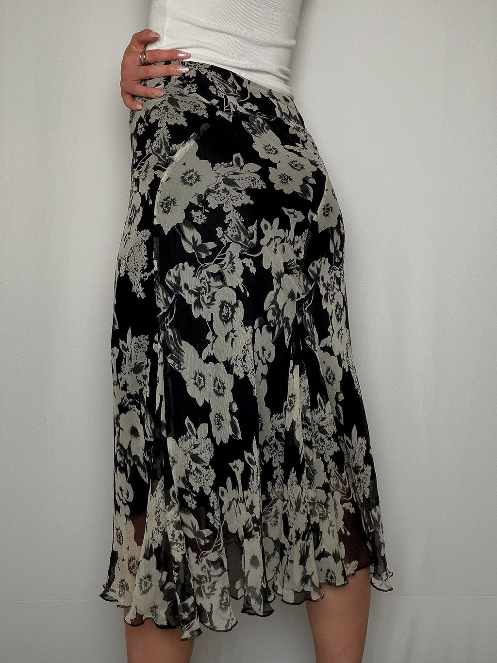 Jupe en soie avec fleurs M/L vintage