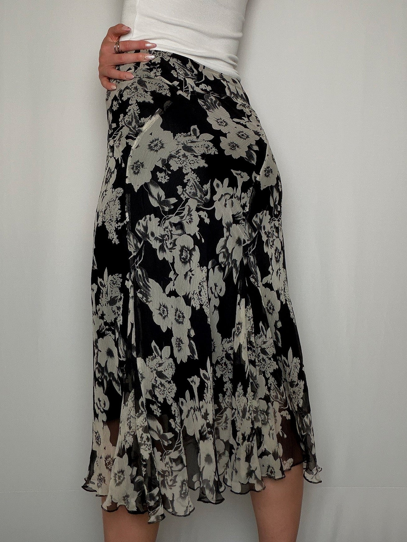 Jupe en soie avec fleurs M/L vintage