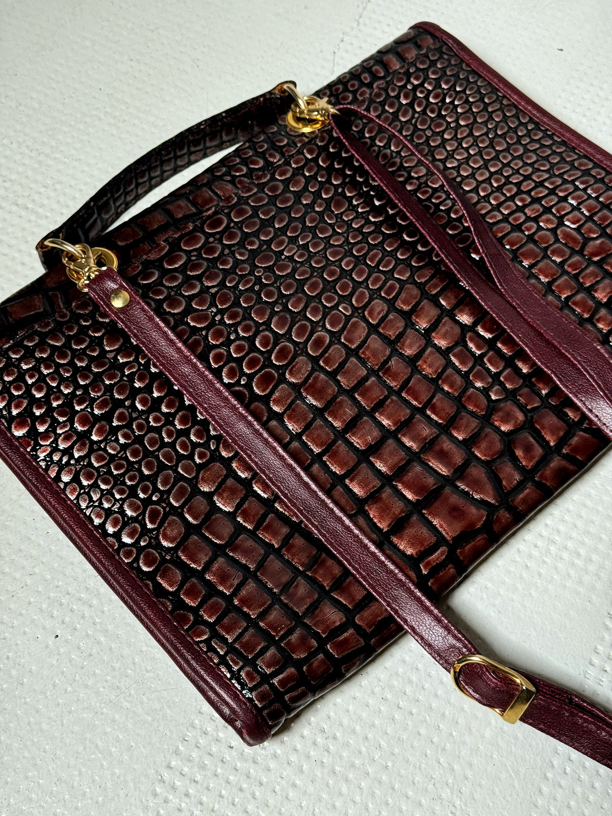 Vintage bordeauxfarbene Leder-Starrtasche