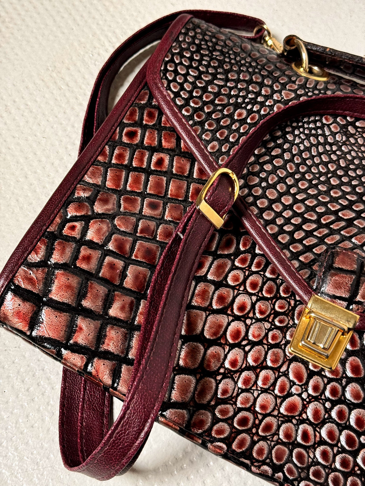 Vintage bordeauxfarbene Leder-Starrtasche