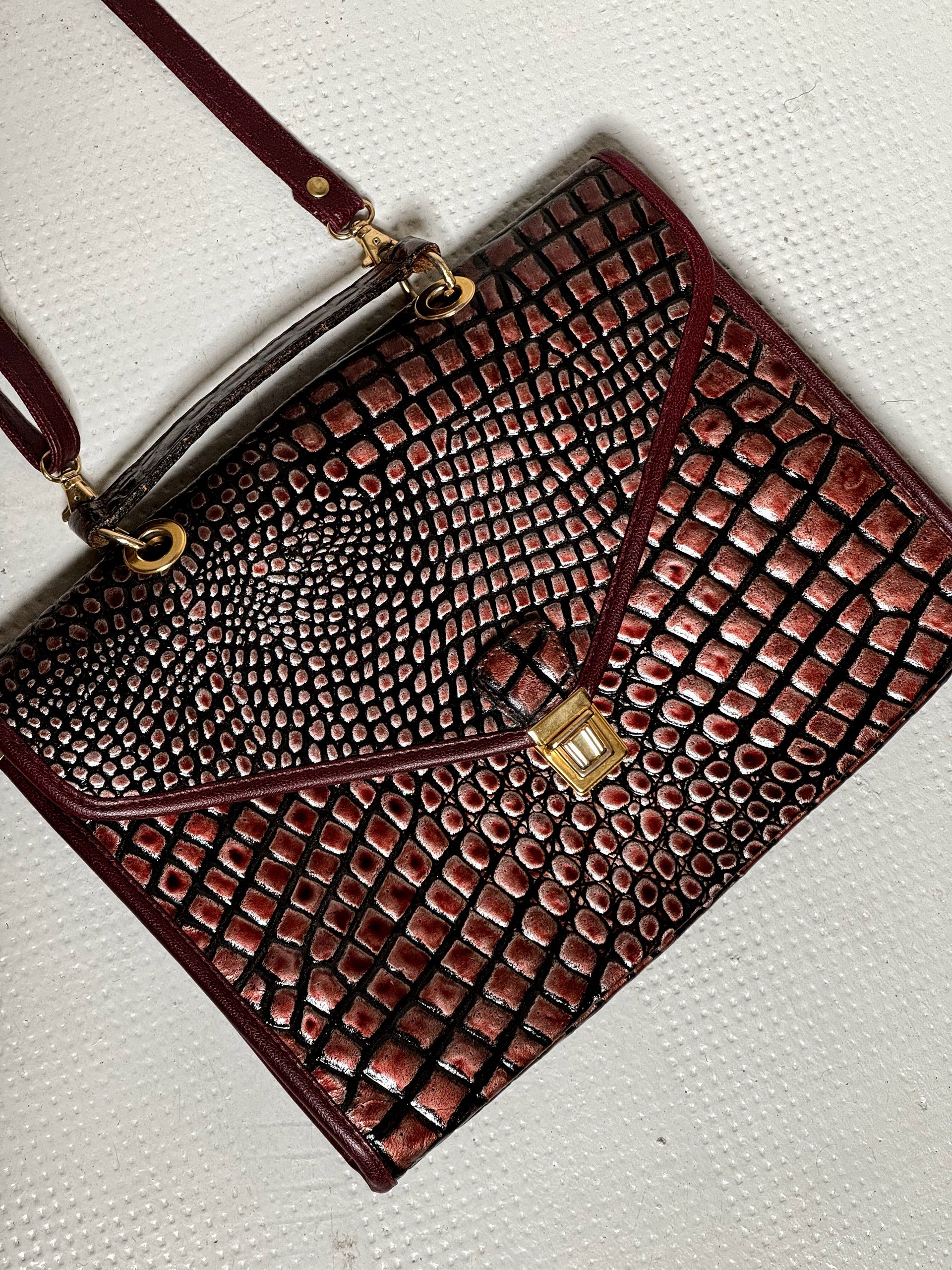 Sac en cuir rigide bordeaux vintage