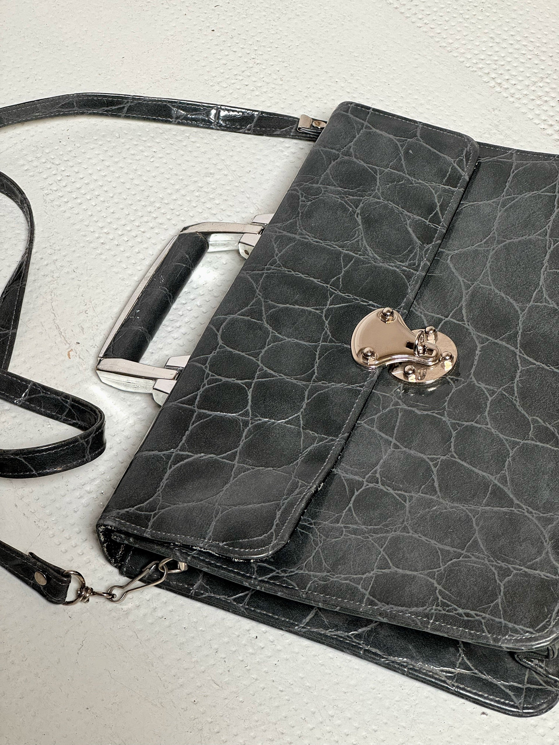 Sac en cuir rigide gris vintage