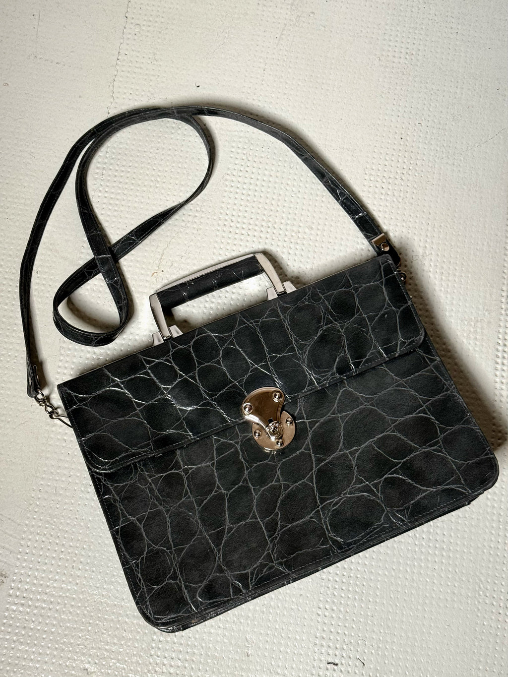 Sac en cuir rigide gris vintage