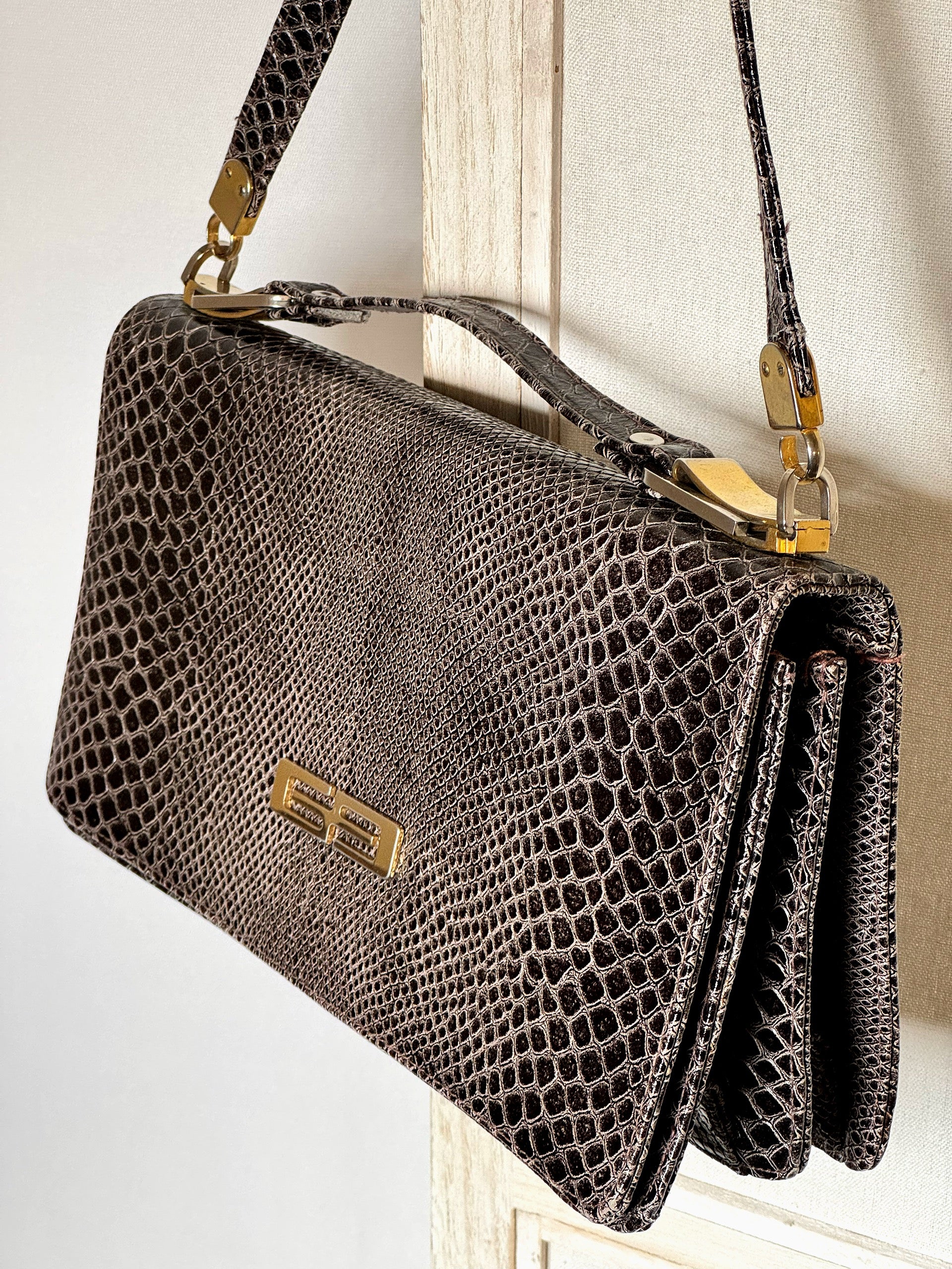 Sac en cuir rigide embossé vintage