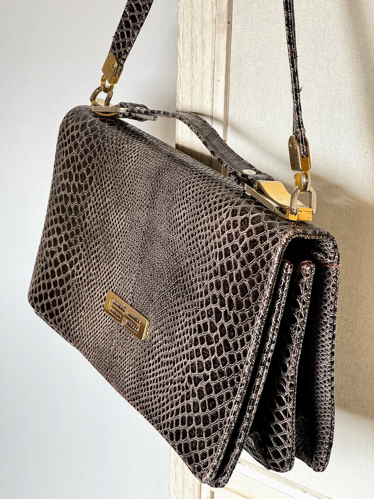 Vintage Tasche aus geprägtem Glattleder
