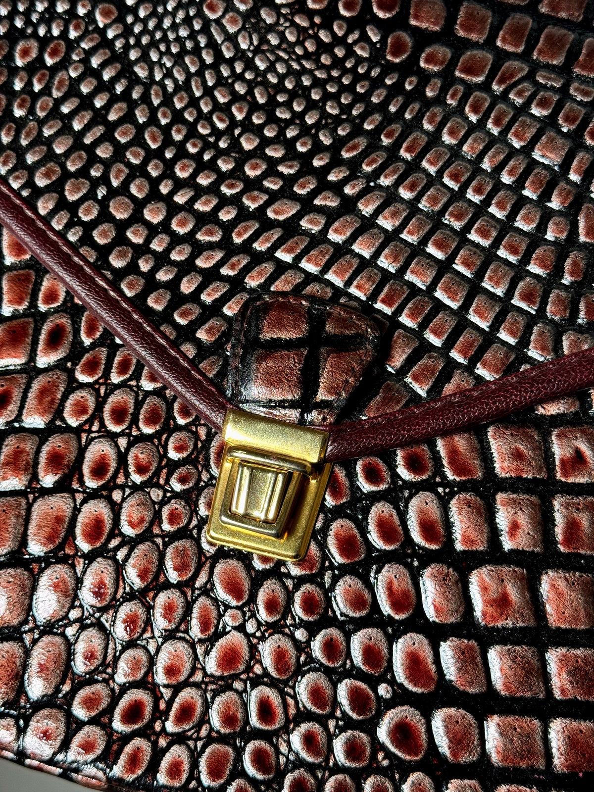 Vintage bordeauxfarbene Leder-Starrtasche