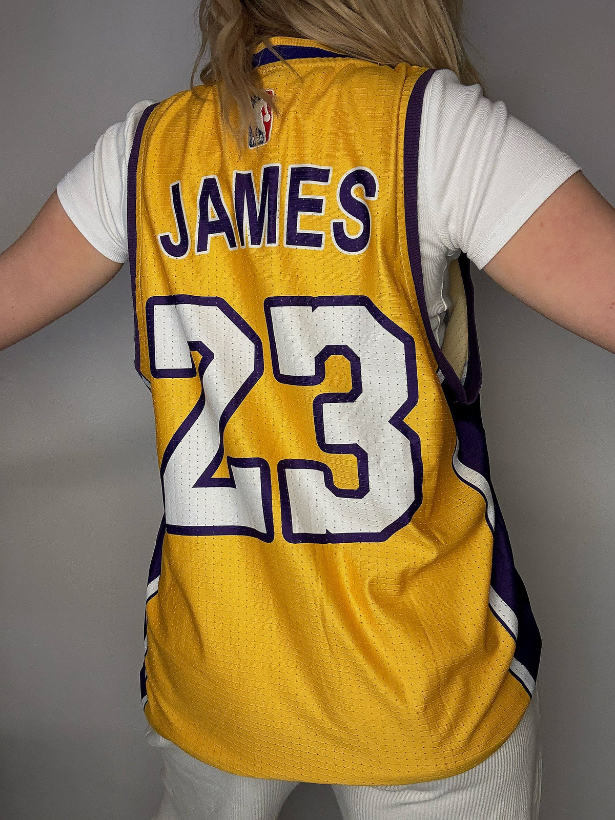 Maillot de Basketball jaune NIKE x LAKERS L