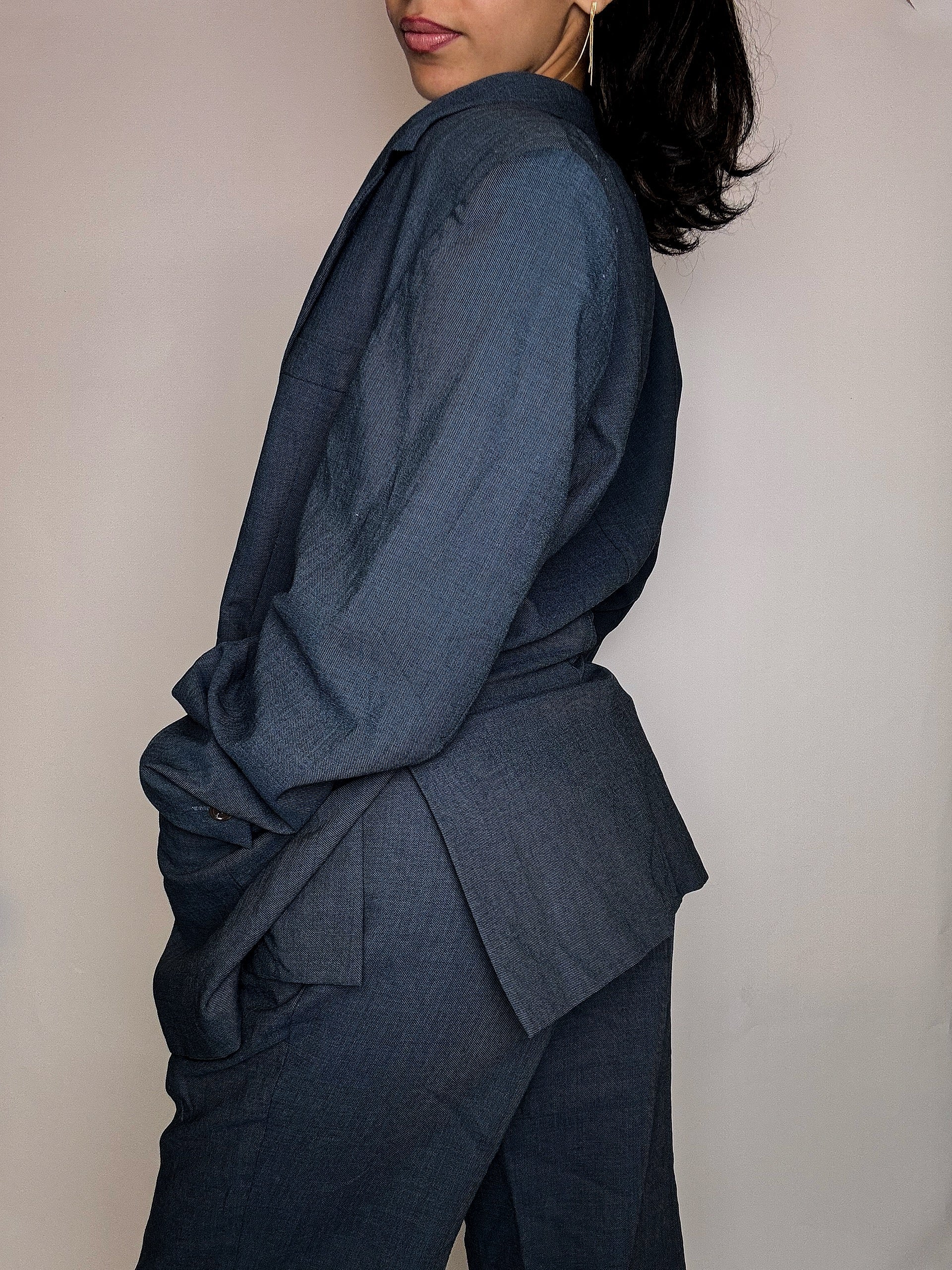 Vintage-Anzug in fließendem Blaugrau, Größe M