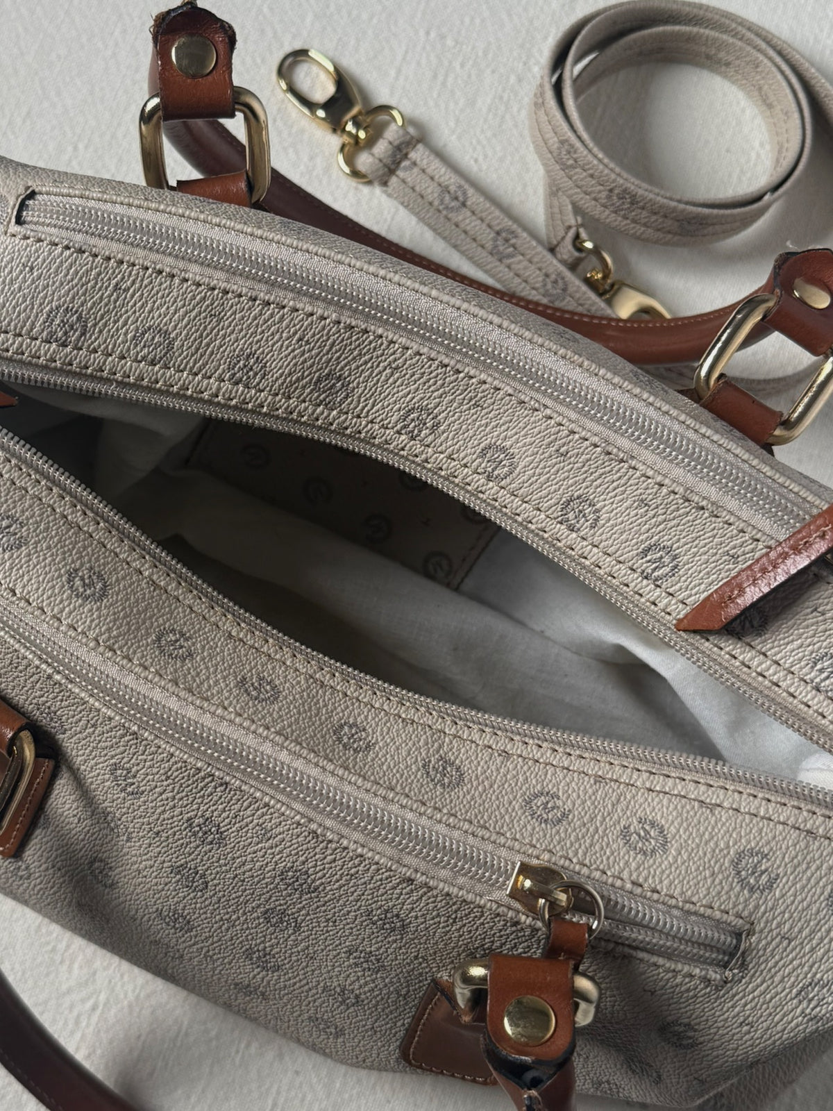 Sac à main en cuir imprimé crème vintage