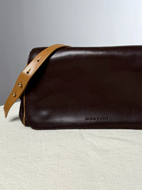 Vintage brown leather handbag