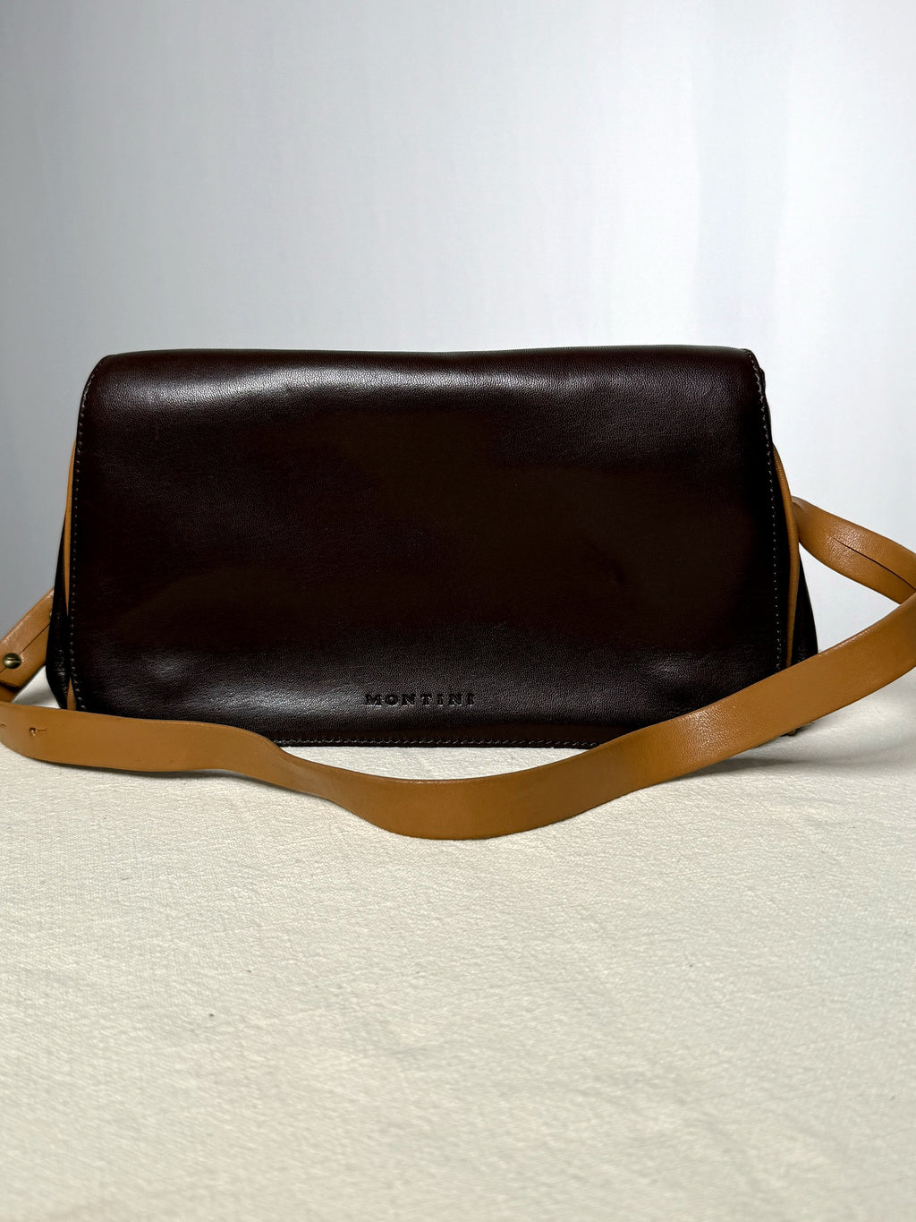 Vintage brown leather handbag