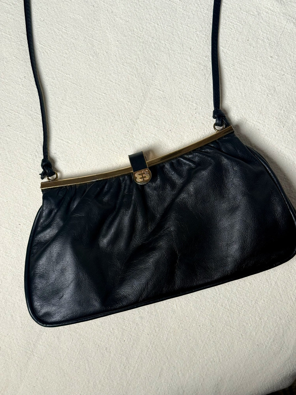Schwarze Vintage-Lederumhängetasche