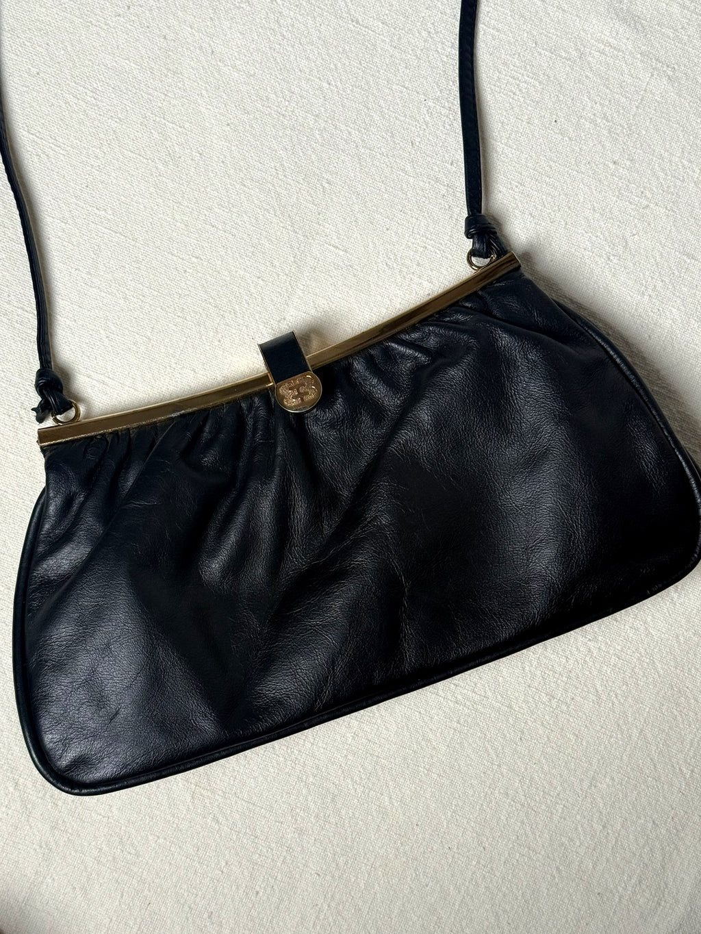 Schwarze Vintage-Lederumhängetasche