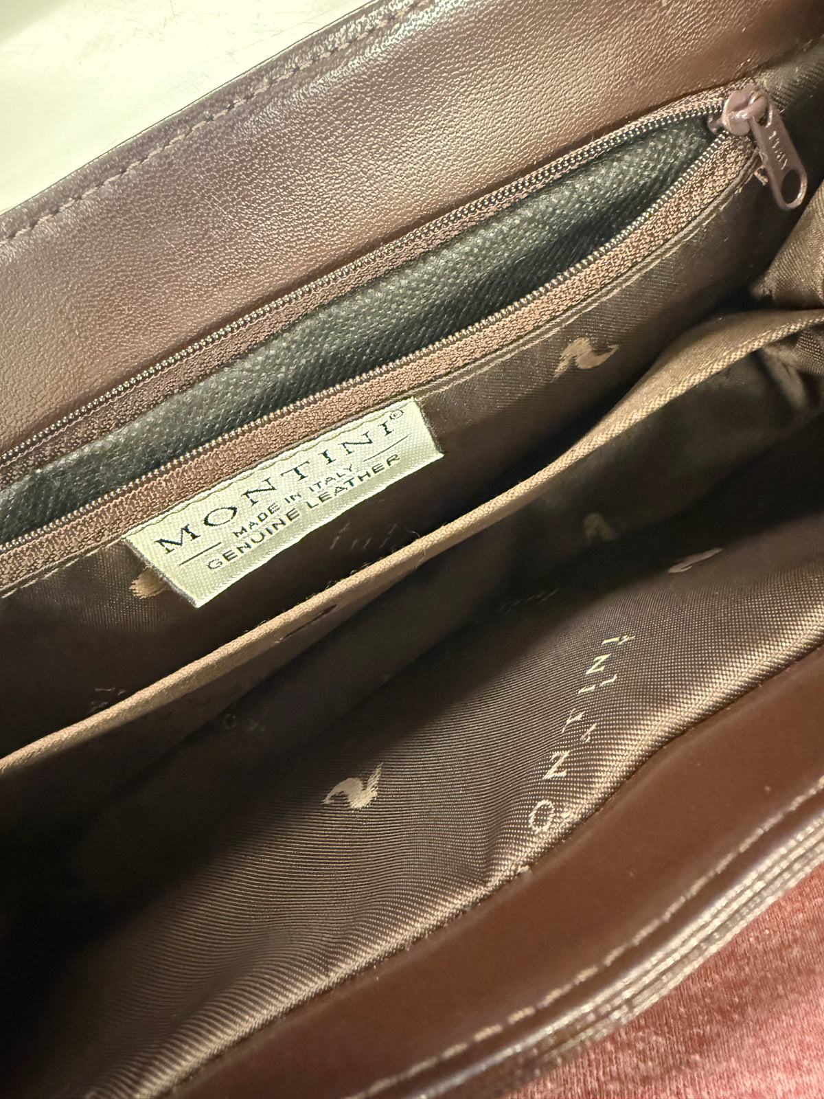 Vintage brown leather handbag