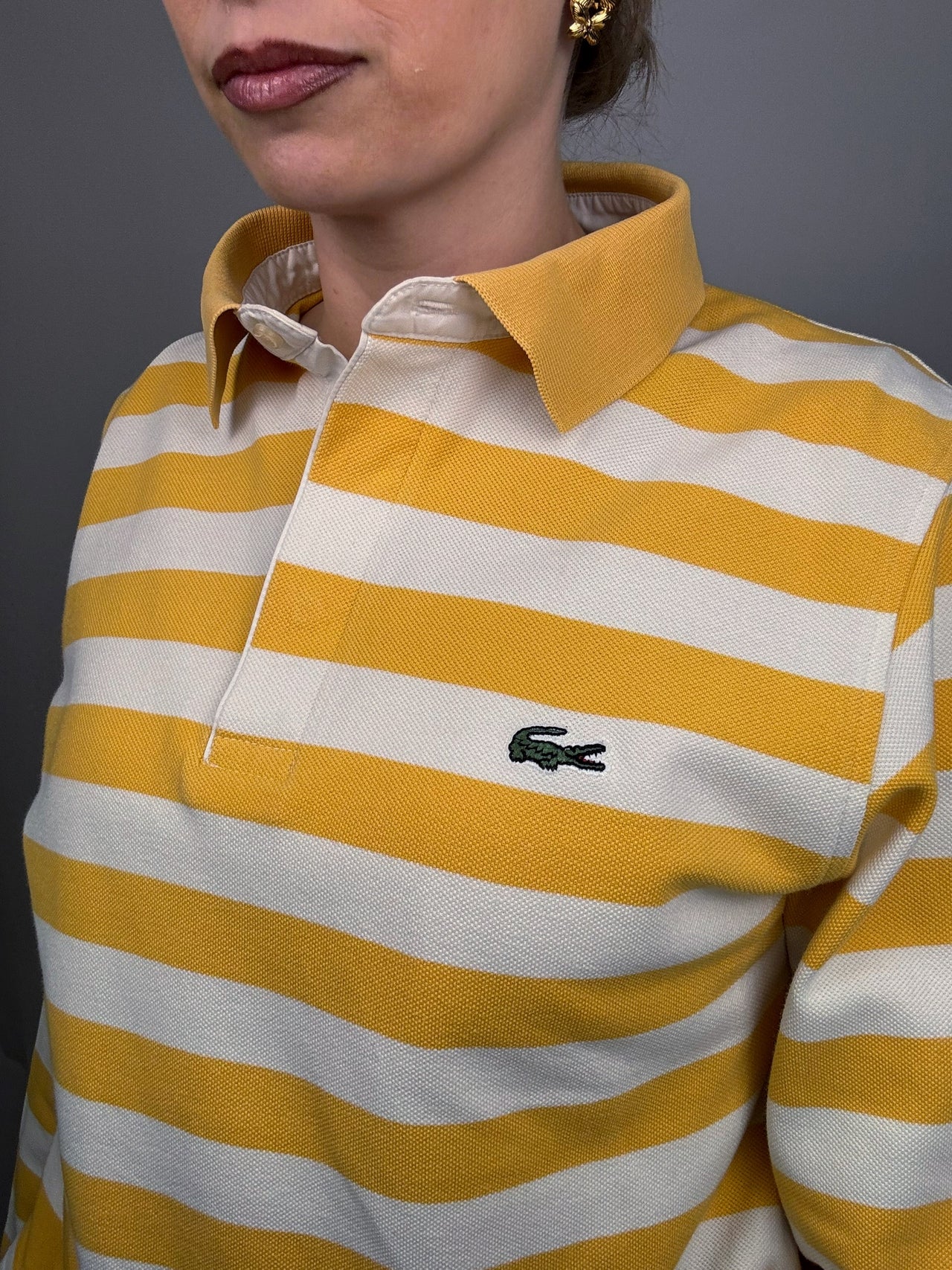 Polo manches longues rayé jaune et blanc LACOSTE M Vintage