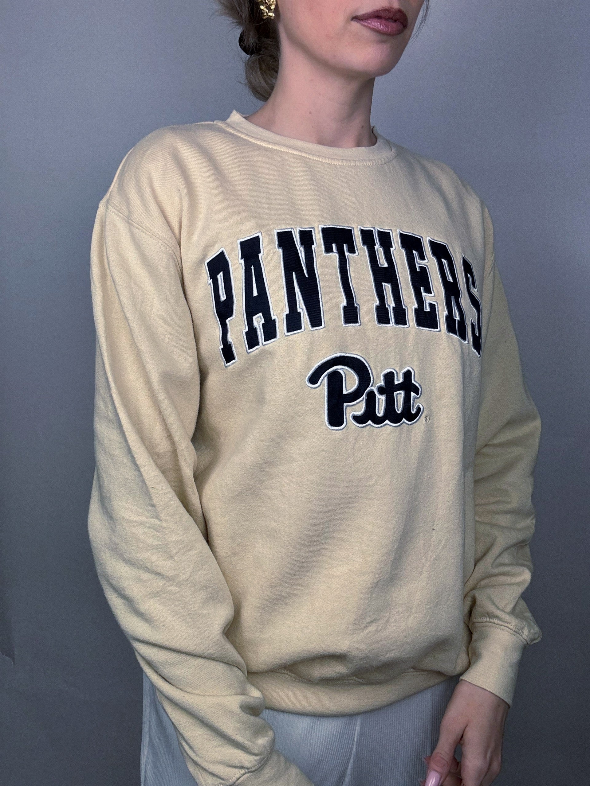 Vintage M pale yellow crew neck sweatshirt