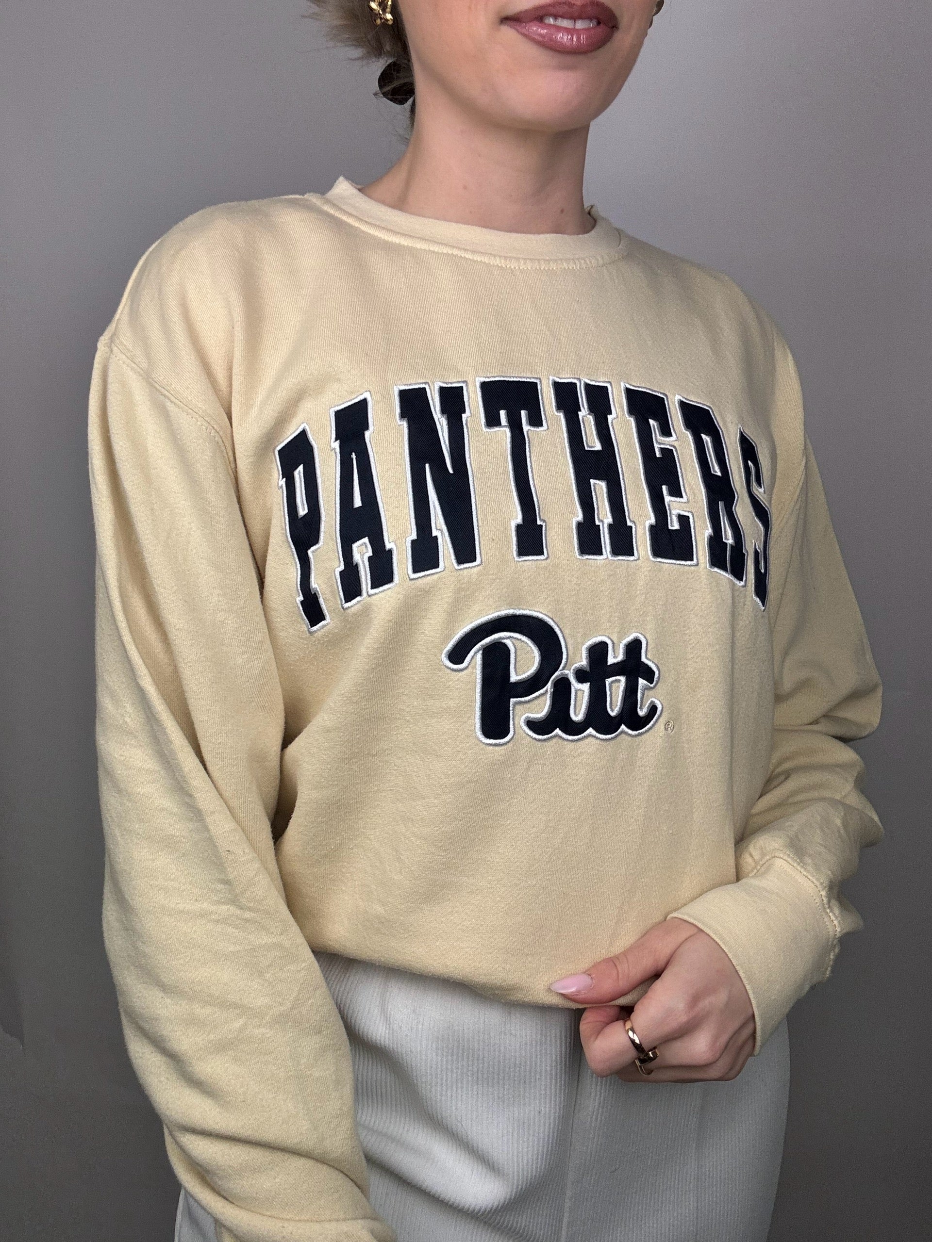 Vintage M pale yellow crew neck sweatshirt