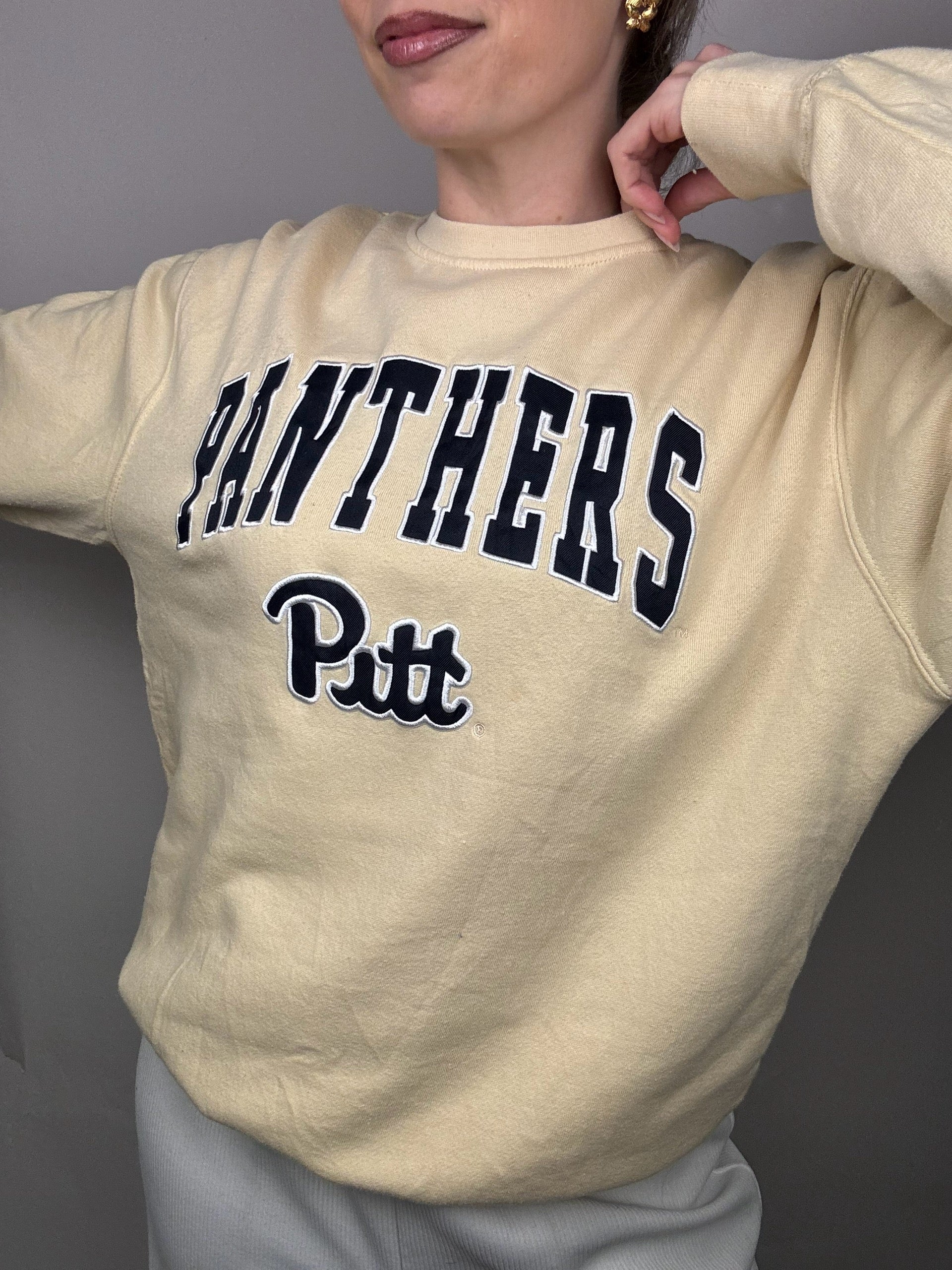 Vintage M pale yellow crew neck sweatshirt