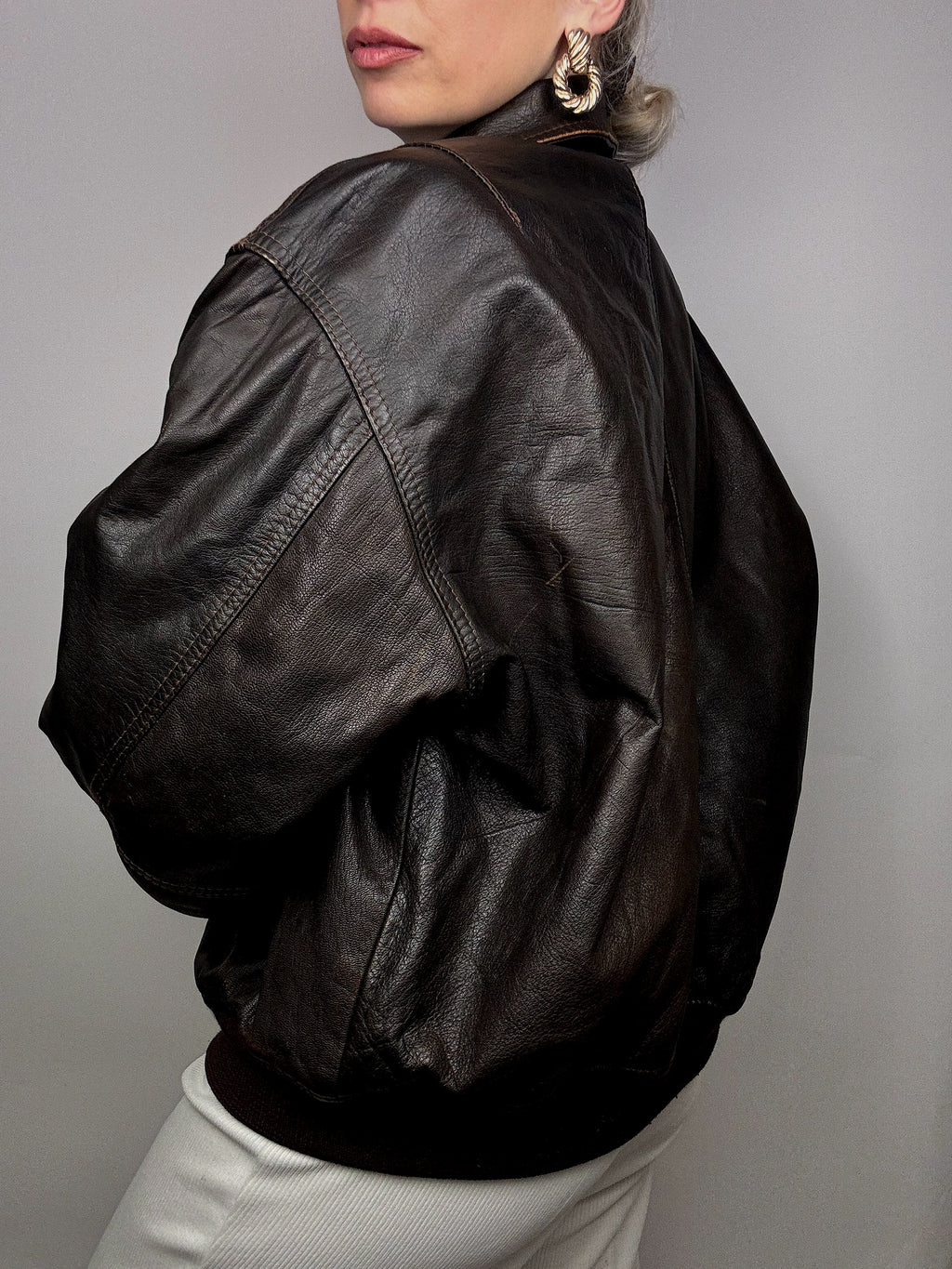 Vintage-Lederjacke im Fliegerstil