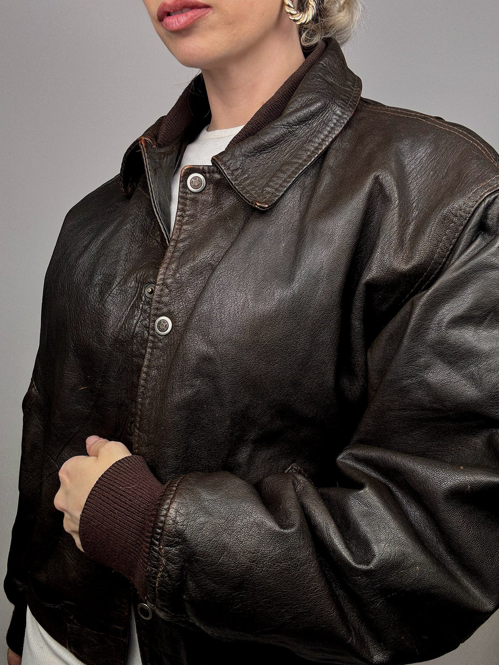 Vintage-Lederjacke im Fliegerstil