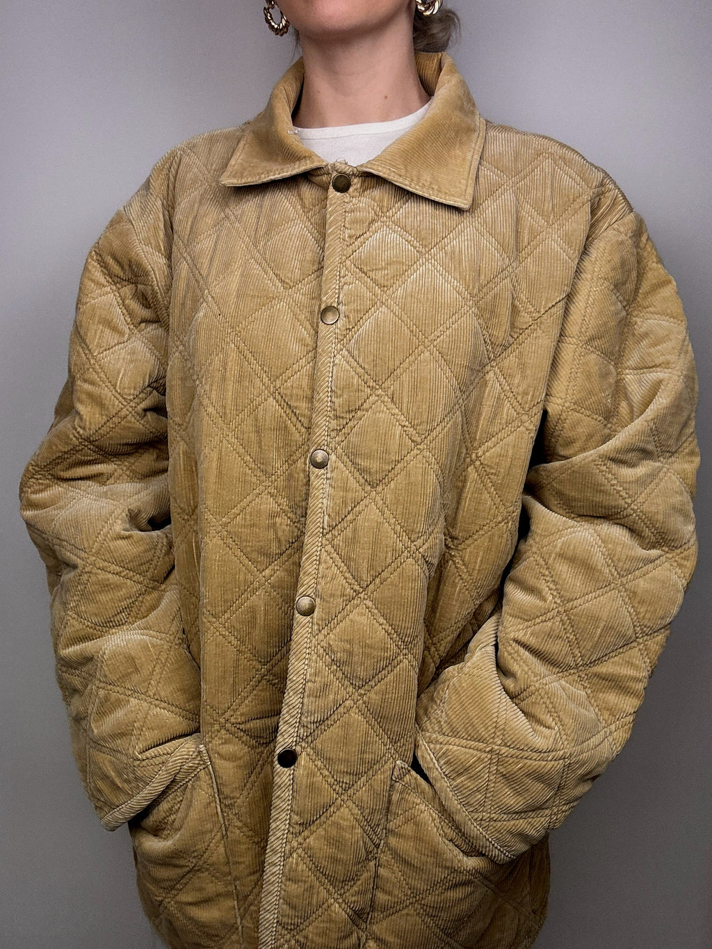 Beige Vintage-Steppjacke aus Cord