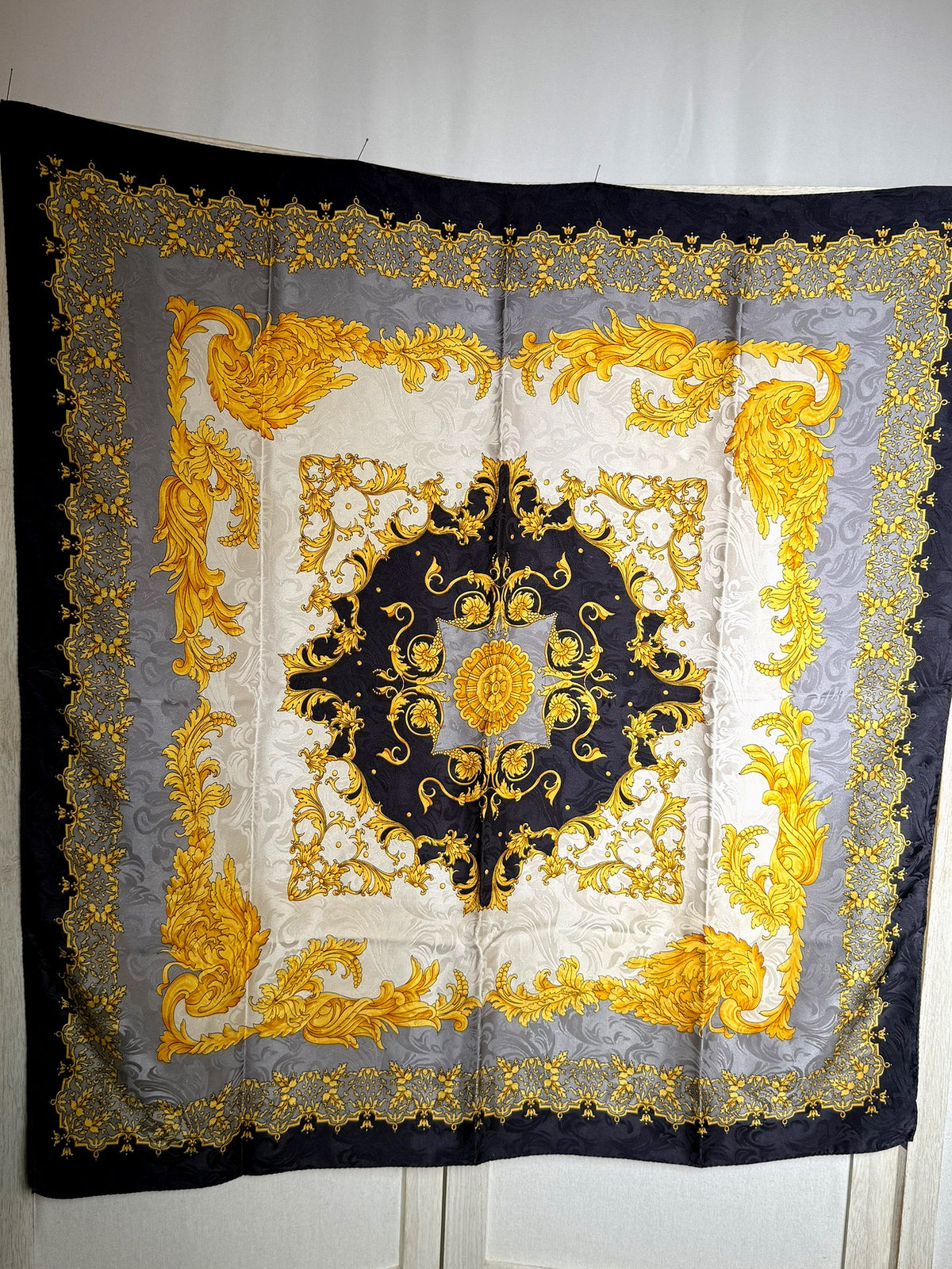 Vintage Seidenschal