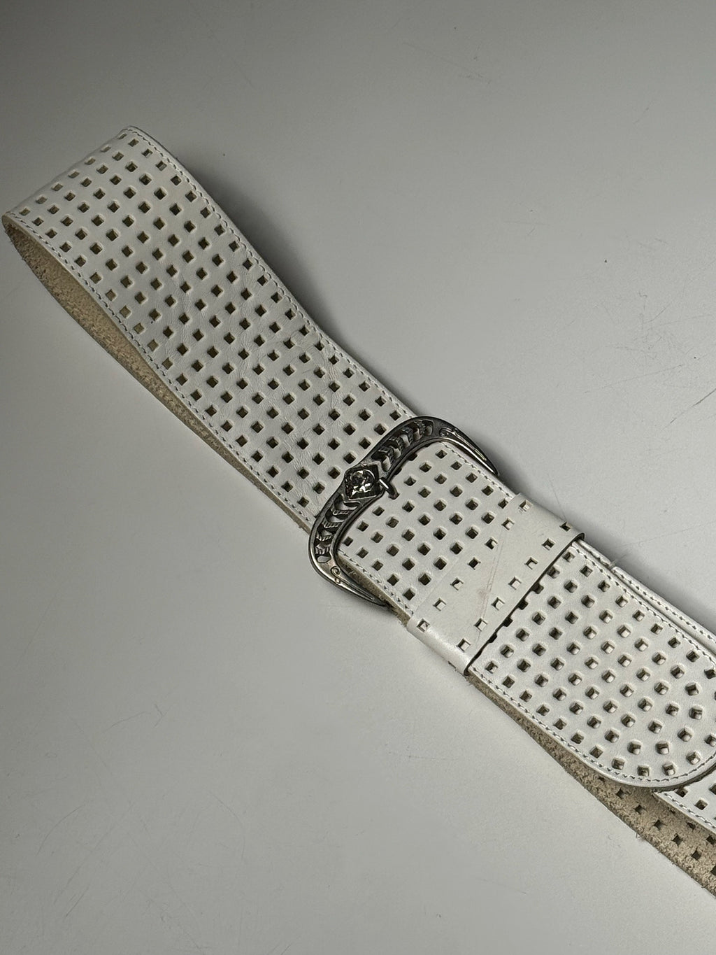 Ceinture en cuir blanc vintage
