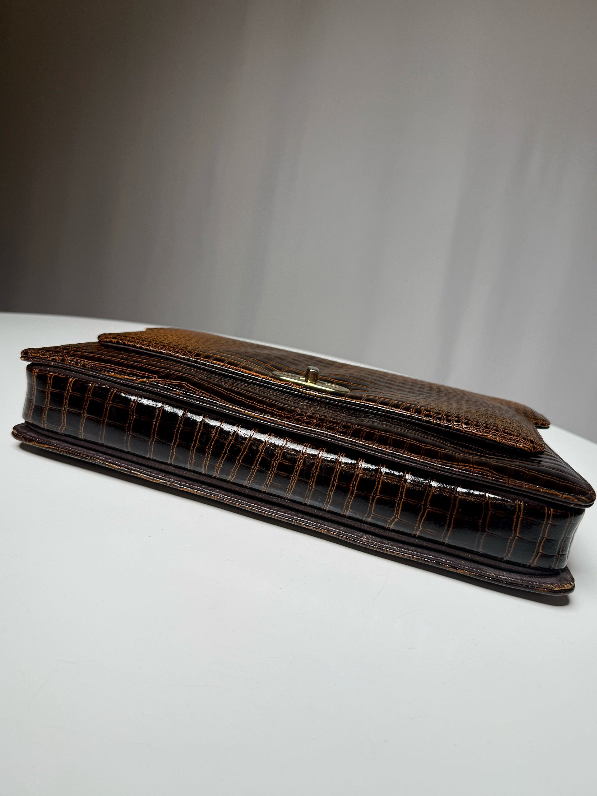 Vintage Ledertasche mit Prägung